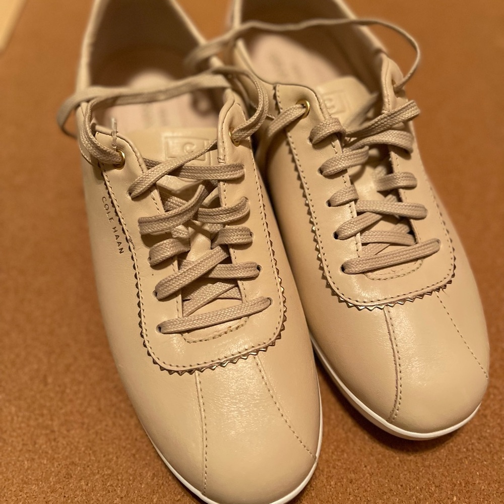 Cole Haan Women’s  size 10B Grand Pro Leather Turf Sneakers.